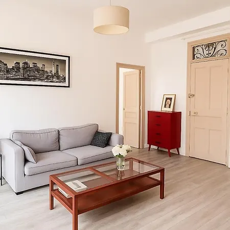 Apartment Large 1 Bedroom Apartment, Balcony, Very Nizza